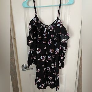 Beautiful brand new women’s forever 21 dress off the shoulders quarter sleeve